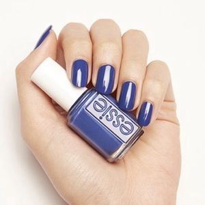 FREE W/PURCHASE Waterfall in Love by Essie